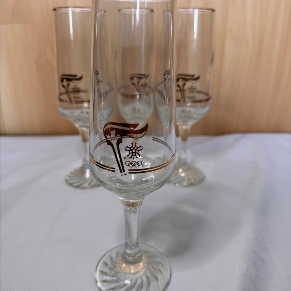 Vintage 1988 Calgary Winter Olympics 4 Collectible Gold Accent 8" Glasses